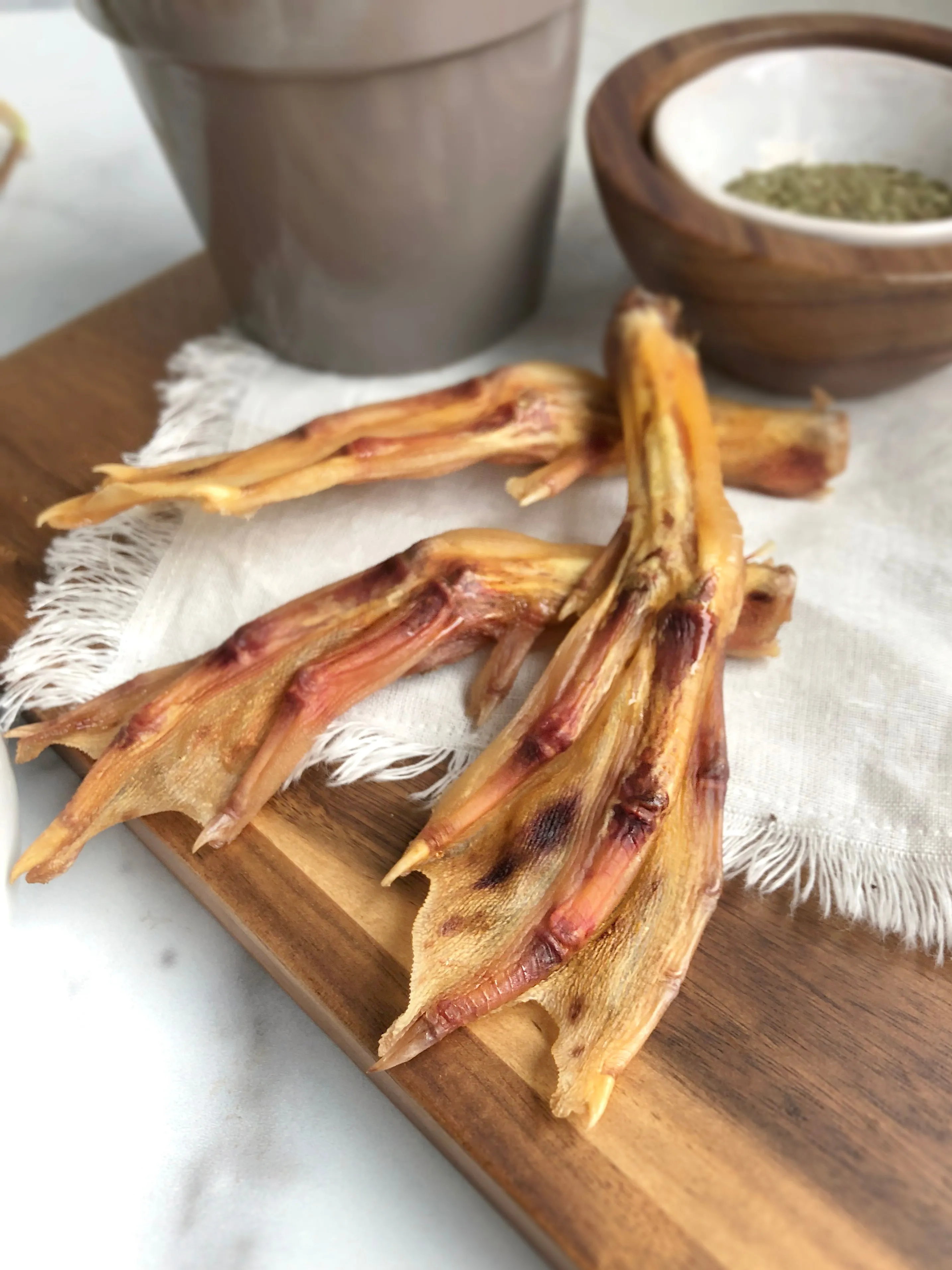 CRUNCHY DUCK FEET