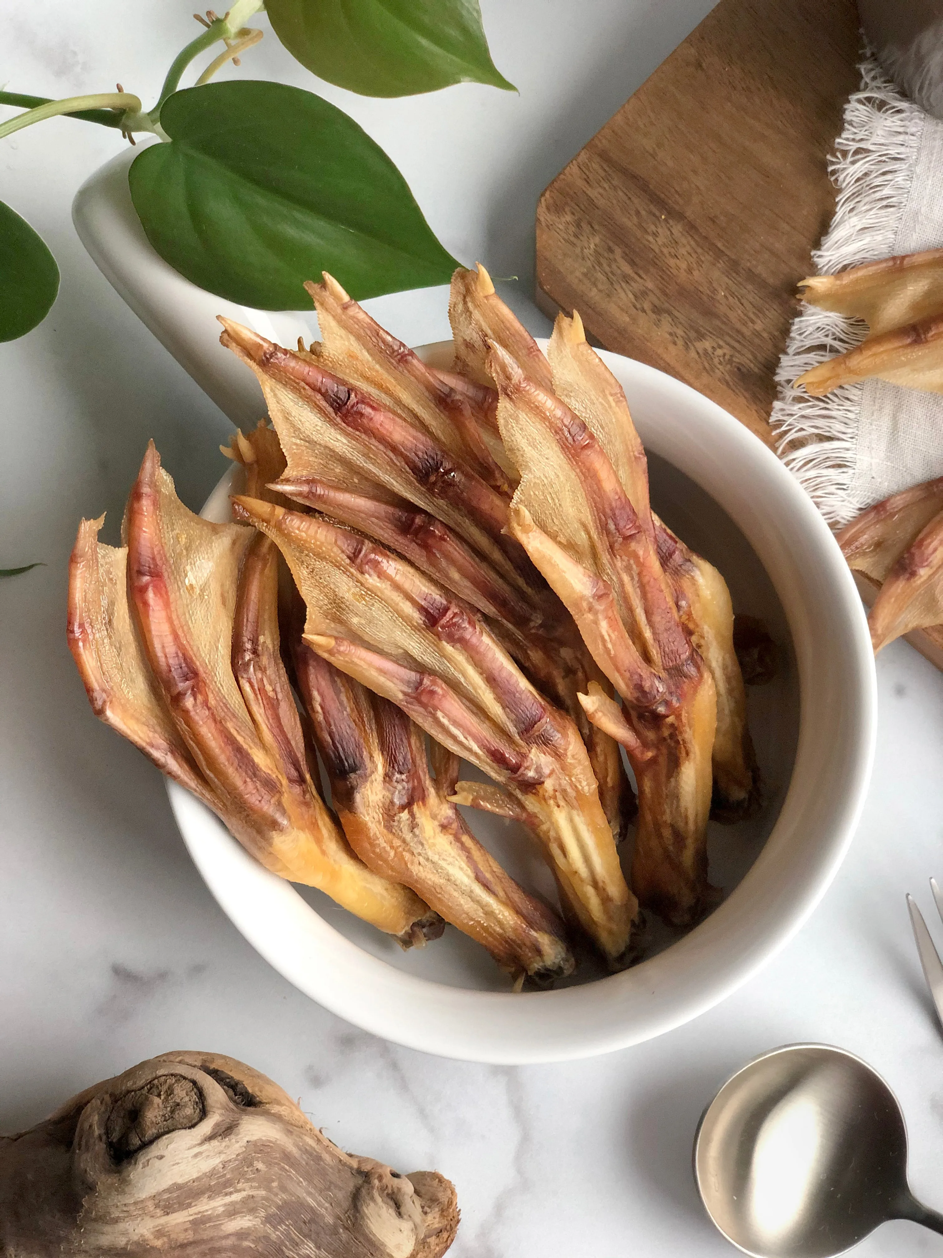 CRUNCHY DUCK FEET