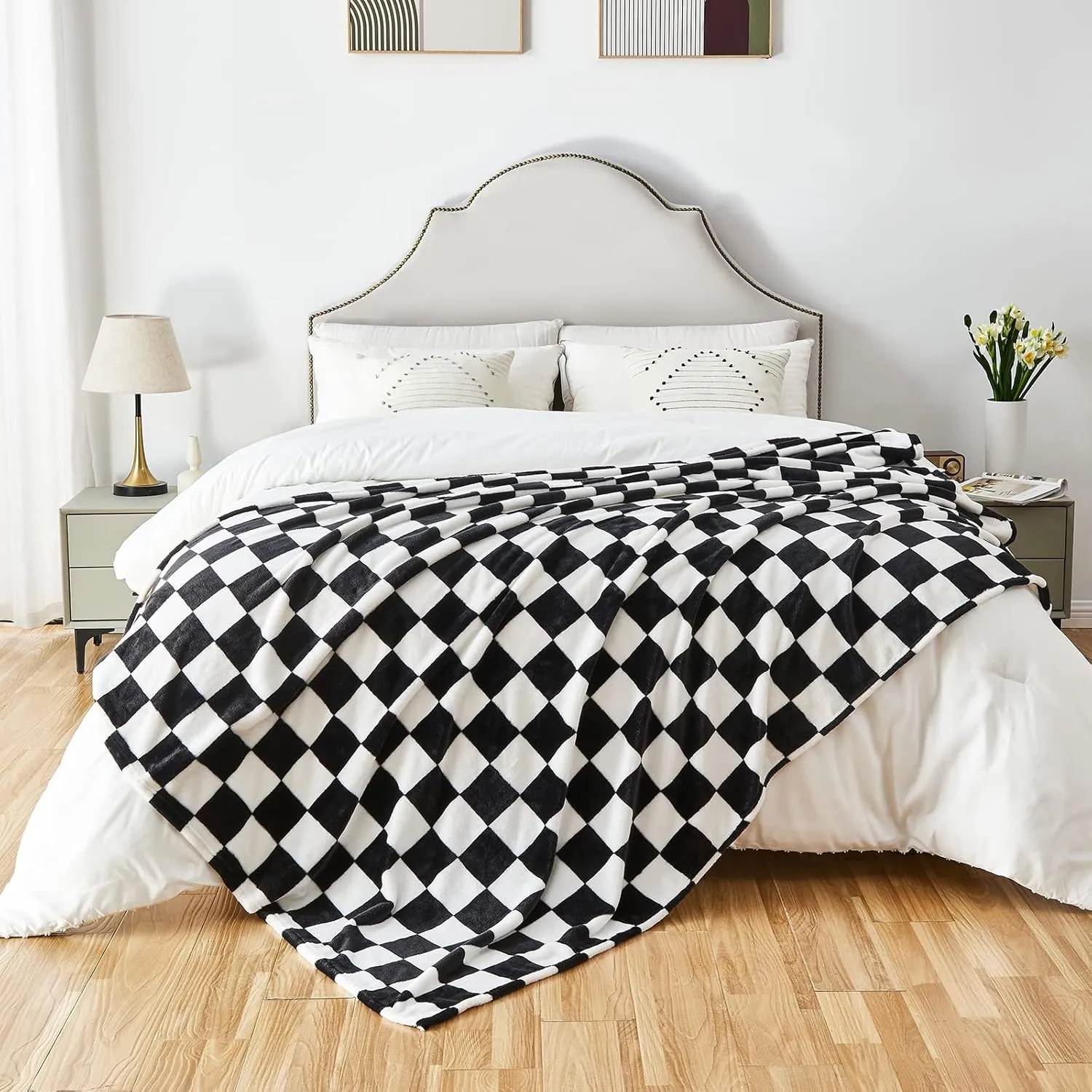 SOCHOW Checkered Flannel Throw Blanket, Soft Cozy Checkerboard Grid Pattern Fleece Blanket for Couch Bed Sofa, Black 60 x 80 Inches