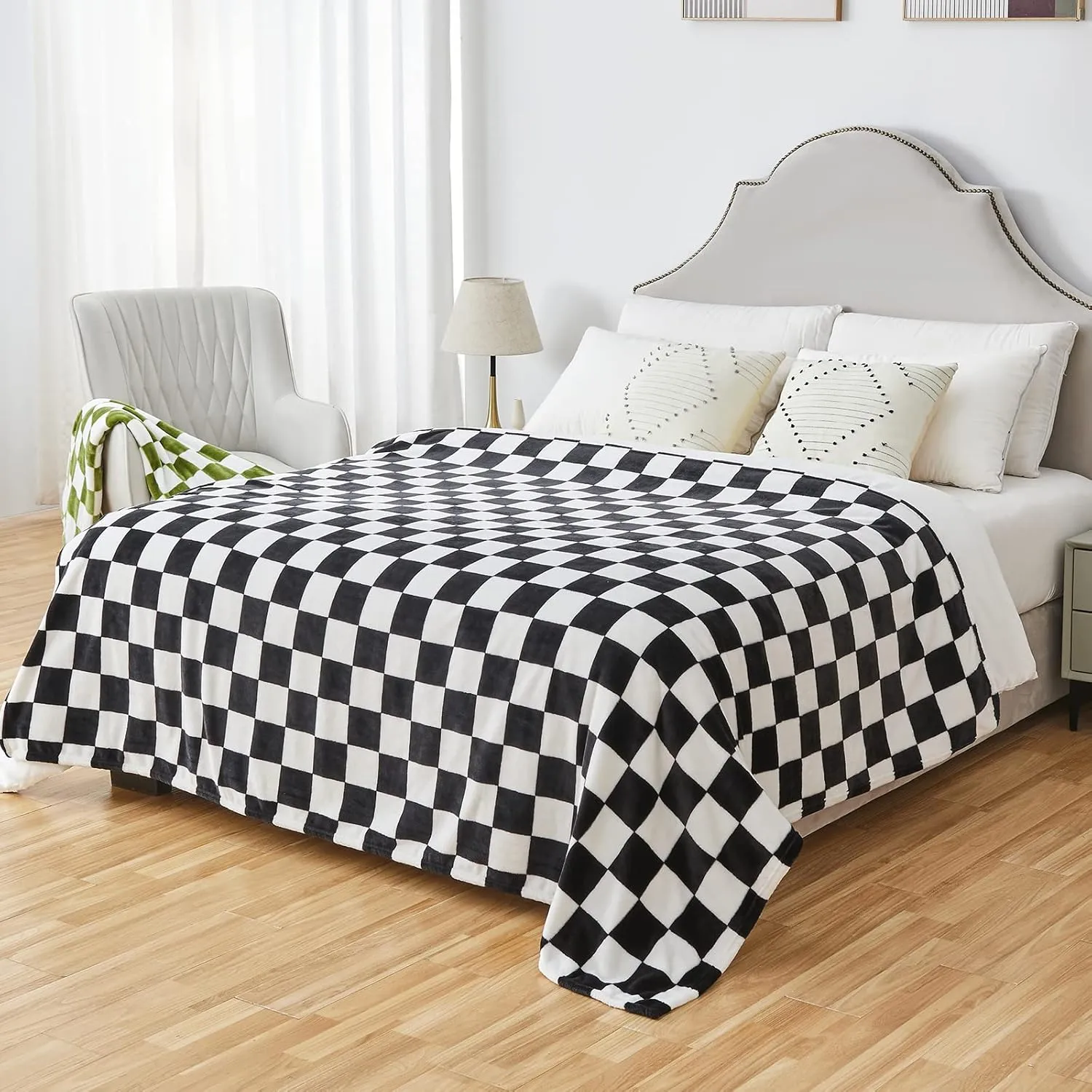 SOCHOW Checkered Flannel Throw Blanket, Soft Cozy Checkerboard Grid Pattern Fleece Blanket for Couch Bed Sofa, Black 60 x 80 Inches