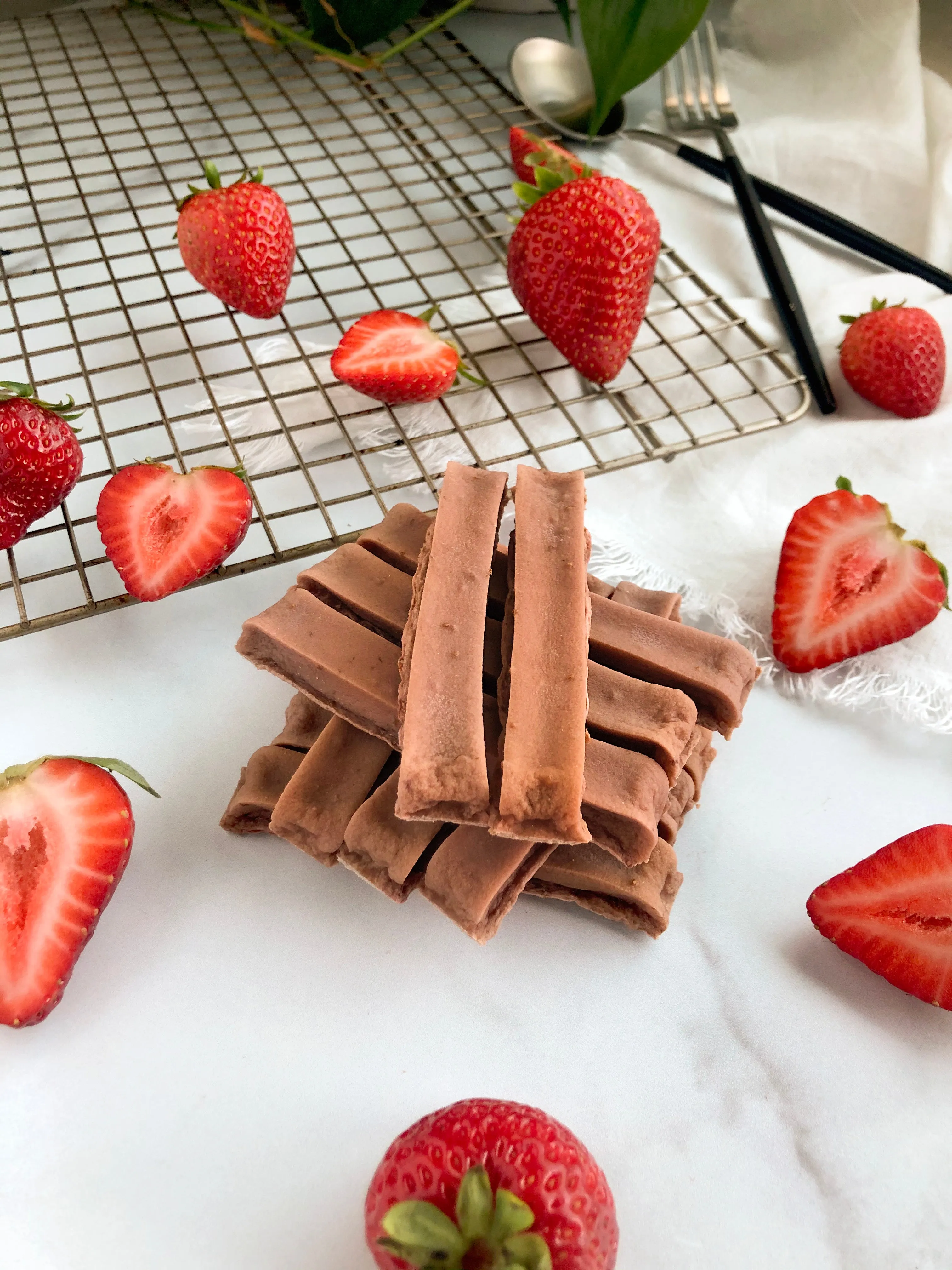STRAWBERRY MILK CHEWS FOR DOGS