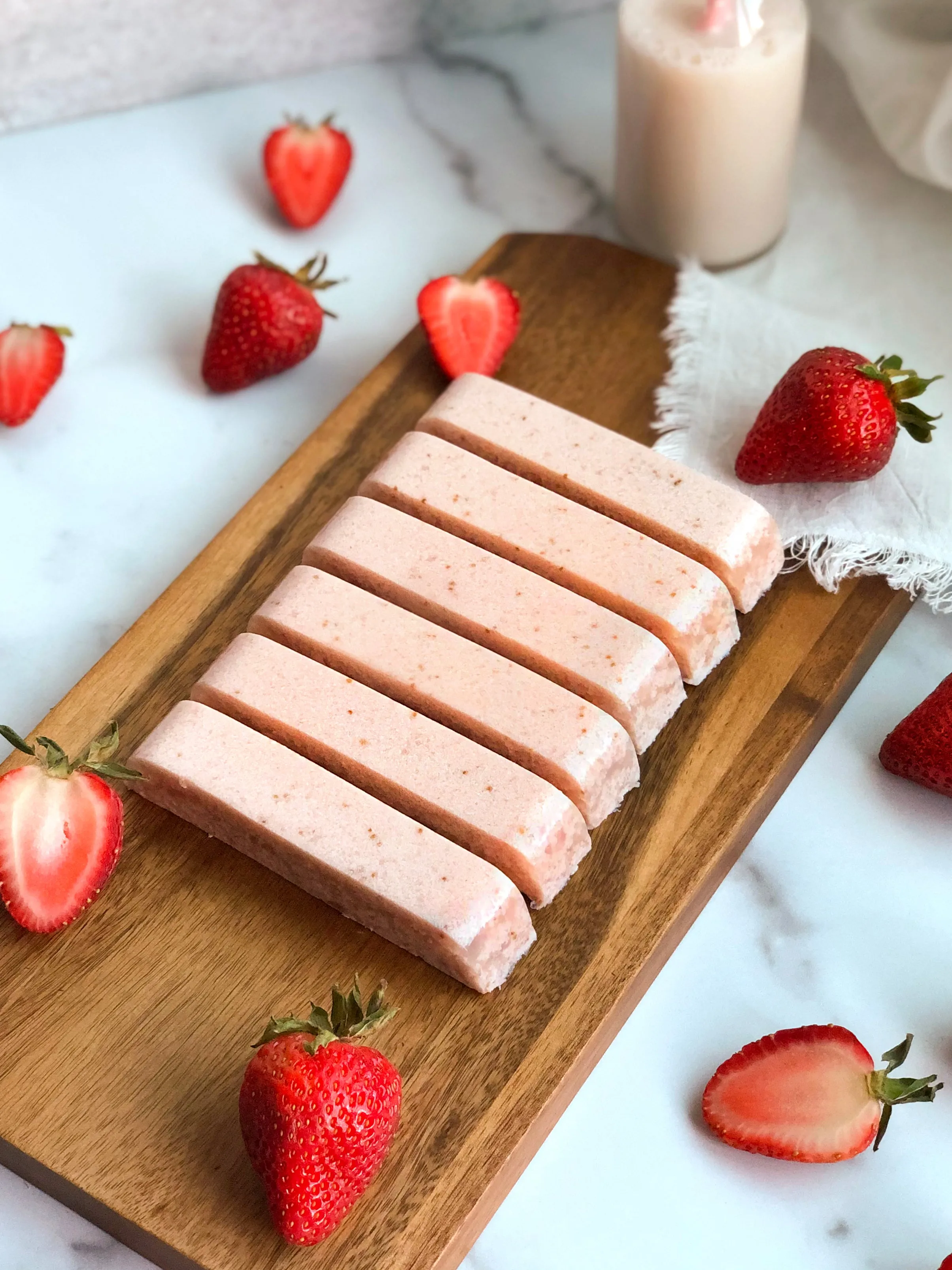 STRAWBERRY MILK CHEWS FOR DOGS