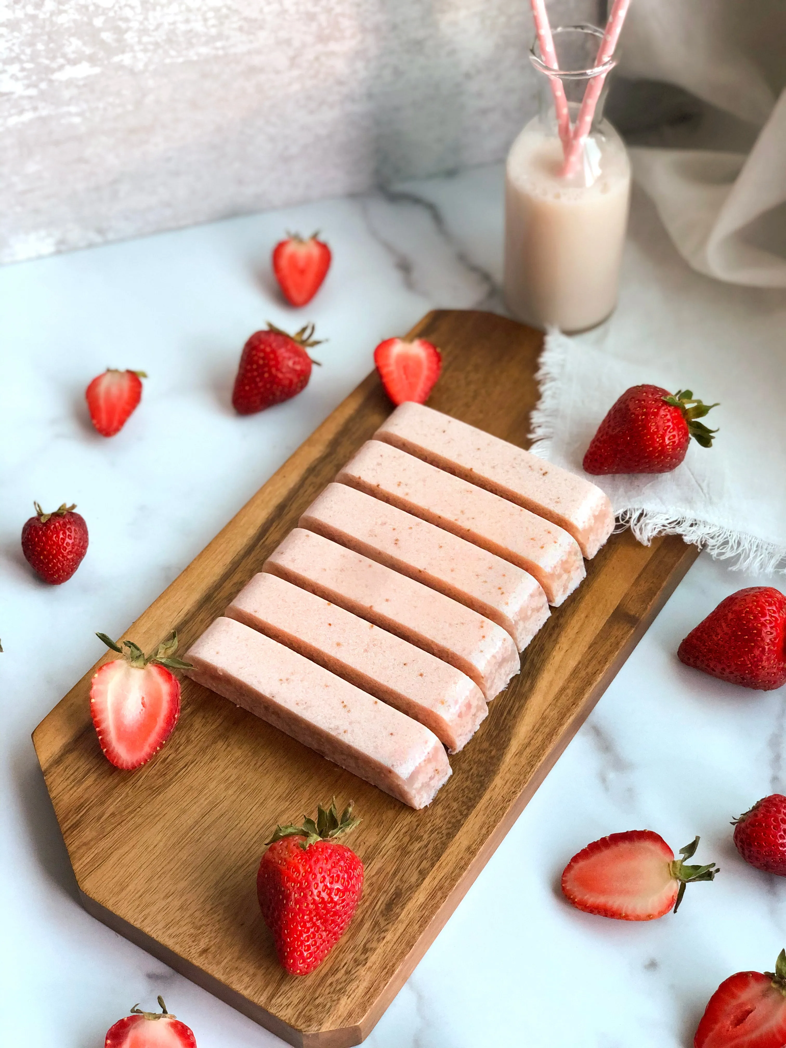 STRAWBERRY MILK CHEWS FOR DOGS