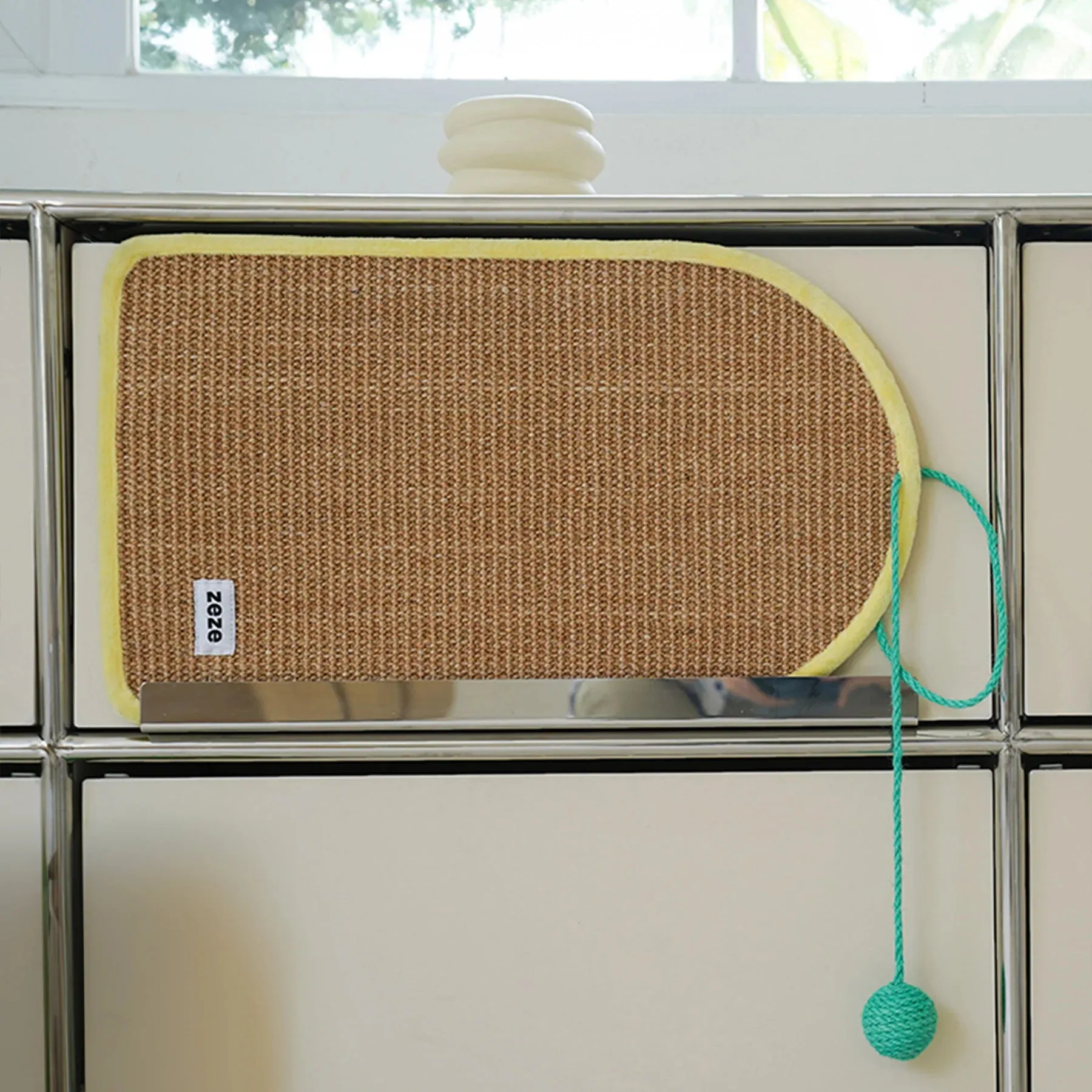 Zeze Pet Suspended Scratcher Mat